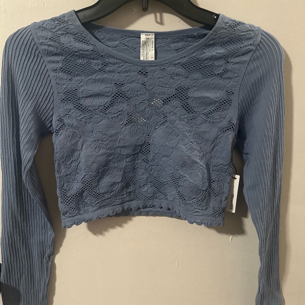 ❤️ $10 Flash Sale Forever 21 Seamless Floral Crochet Crop Top - Picture 6 of 13